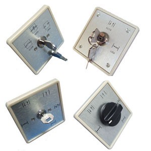 Lock switch for automatic door